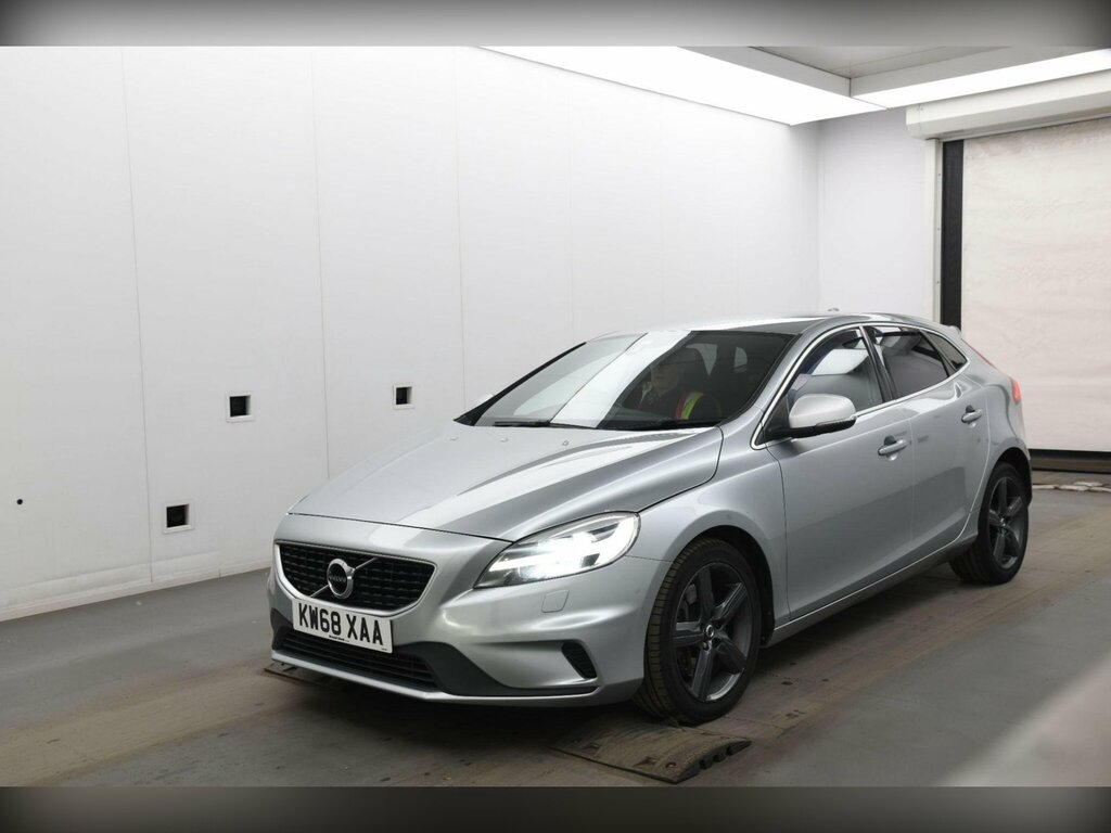 Volvo V40 1.5 T3 Gpf R-design Nav Plus Euro 6 Ss Silver #2