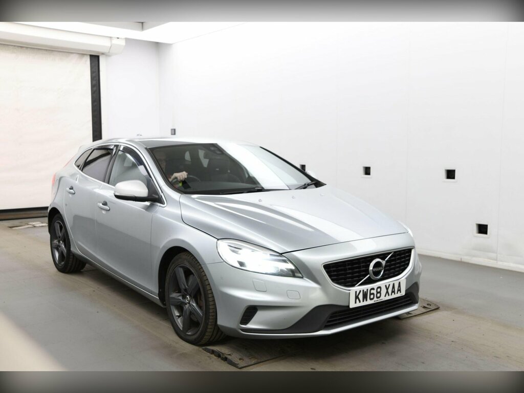 Volvo V40 1.5 T3 Gpf R-design Nav Plus Euro 6 Ss Silver