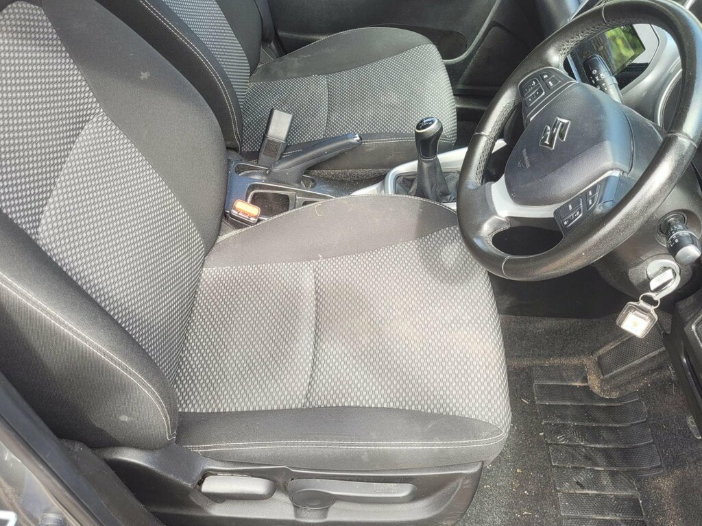 Suzuki Vitara Suv White #9