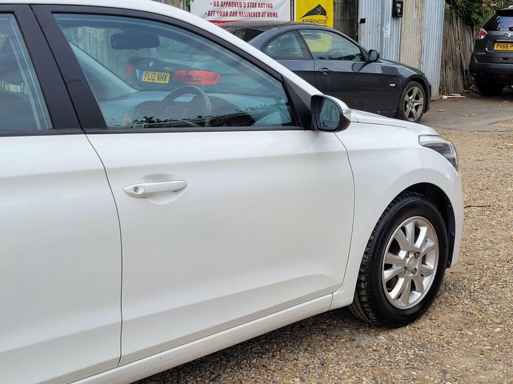 Hyundai I20 1.2 Se Euro 6 SH66DZA White #6