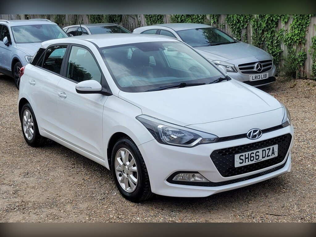 Hyundai I20 1.2 Se Euro 6 SH66DZA White #4