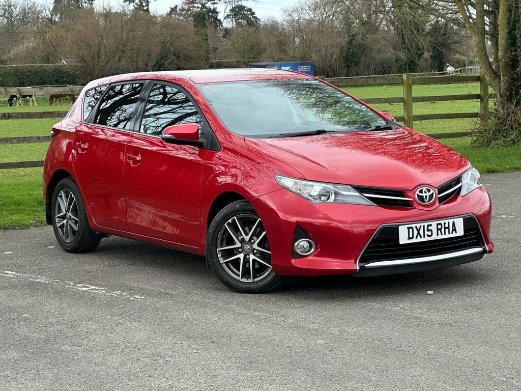 Toyota Auris 1.33 Dual Vvt-i Icon Plus Euro 5 Ss Red