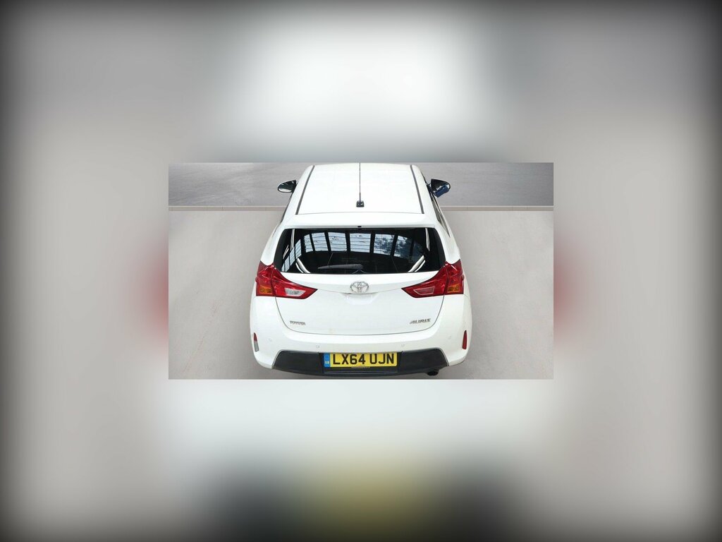Toyota Auris 1.6 V-matic Excel Euro 5 White #2