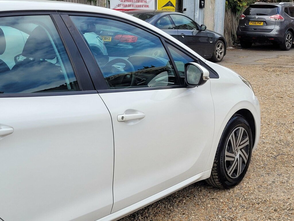 Peugeot 208 1.0 Vti Puretech Access Euro 5 White #6