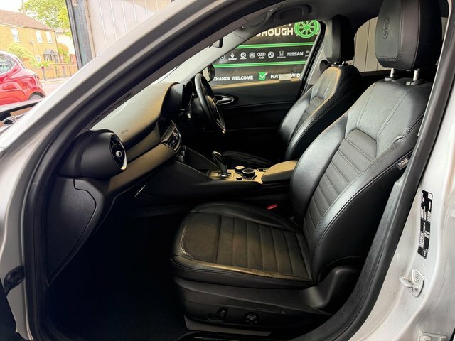 Alfa Romeo Giulia Saloon Blue #16
