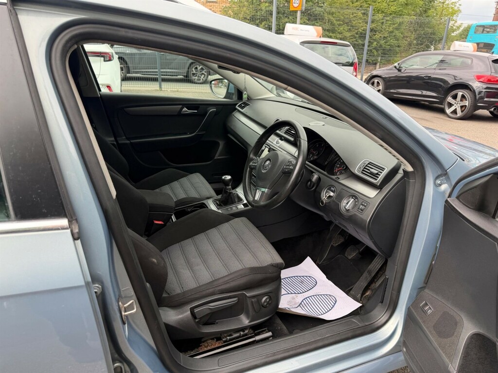 Volkswagen Passat 1.6Tdi 105Ps Se Bluemotion Grey #7