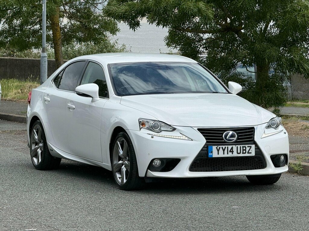 Lexus IS 2.5 300H Executive Edition Saloon Hybri White