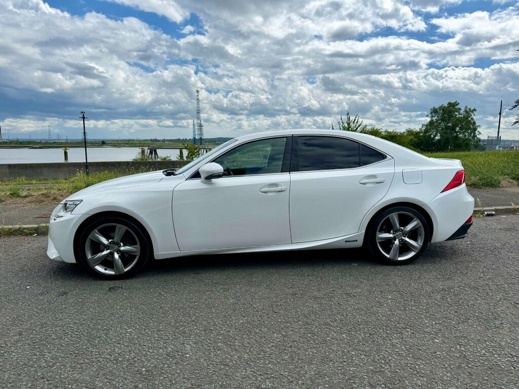 Lexus IS 2.5 300H Executive Edition Saloon Hybri White #5