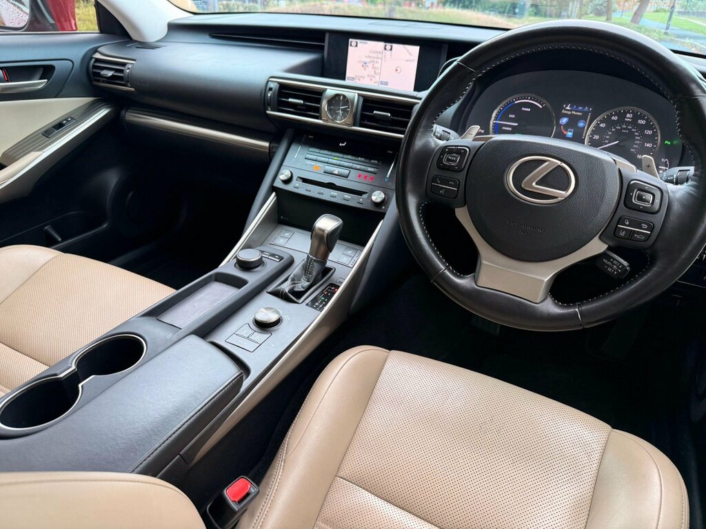 Lexus IS 2.5 300H Advance E-cvt Euro 6 Ss Red