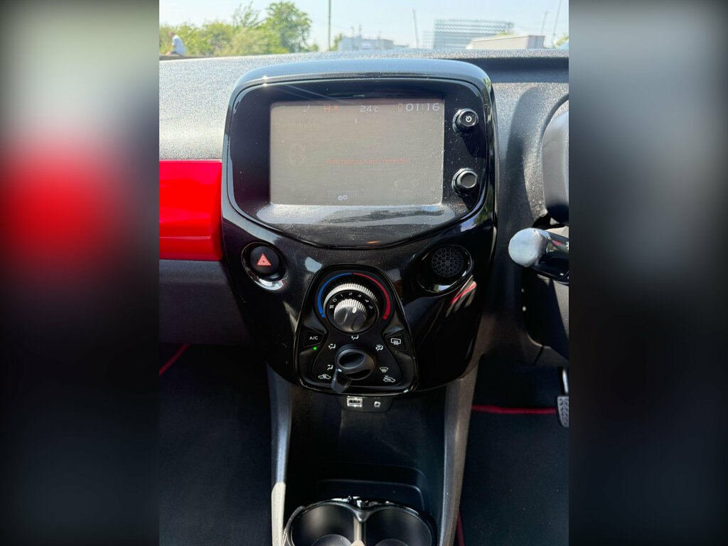 Toyota Aygo 1.0 Vvt-i X-pression X-shift Euro 6 CN66MYG Red #4