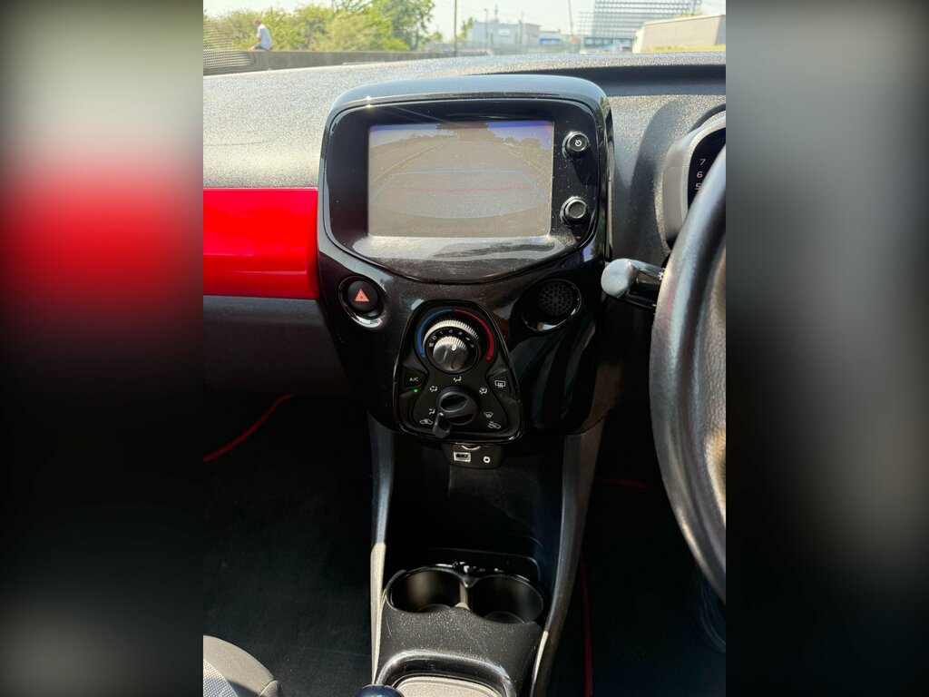 Toyota Aygo 1.0 Vvt-i X-pression X-shift Euro 6 CN66MYG Red #3
