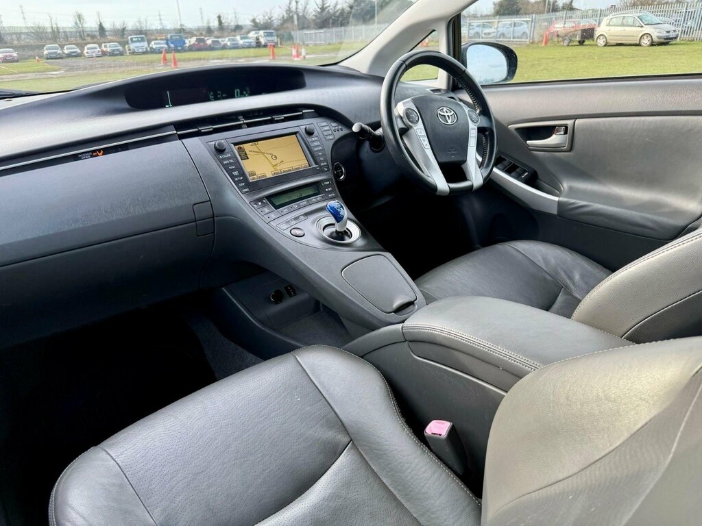 Toyota Prius 1.8 Vvt-h T Spirit Cvt Euro 5 Ss Black #6