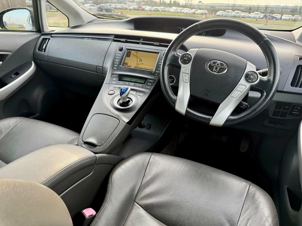 Toyota Prius 1.8 Vvt-h T Spirit Cvt Euro 5 Ss Black