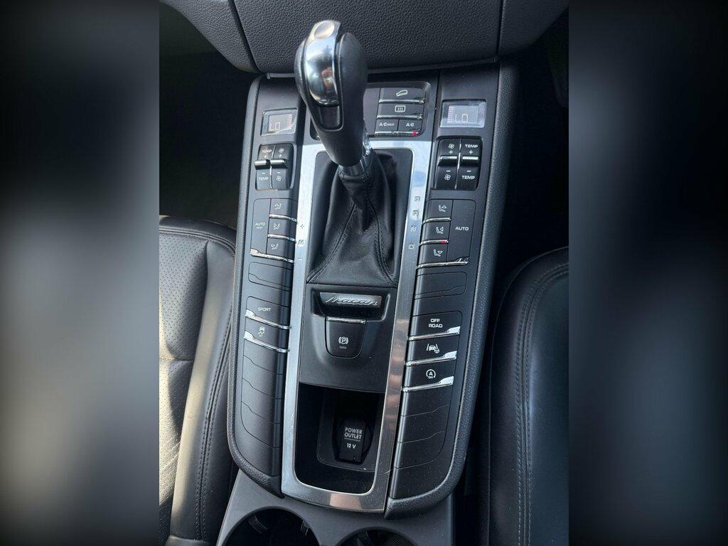 Porsche Macan Suv Blue #13