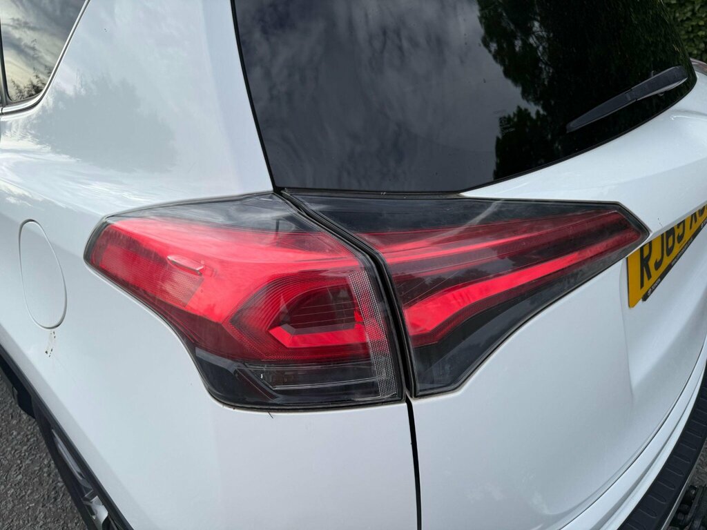Toyota Rav 4 Rav4 Excel Hev Cvt White #25