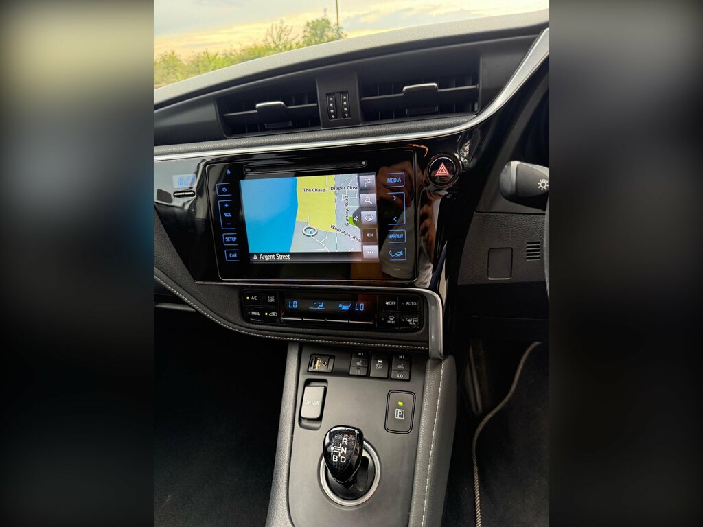 Toyota Auris 1.8 Vvt-h Excel Cvt Euro 6 Ss Silver #3