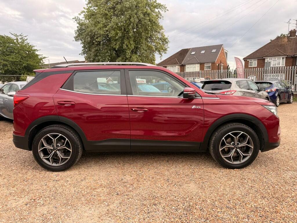 SsangYong Korando Korando Ventura E-motion White #15