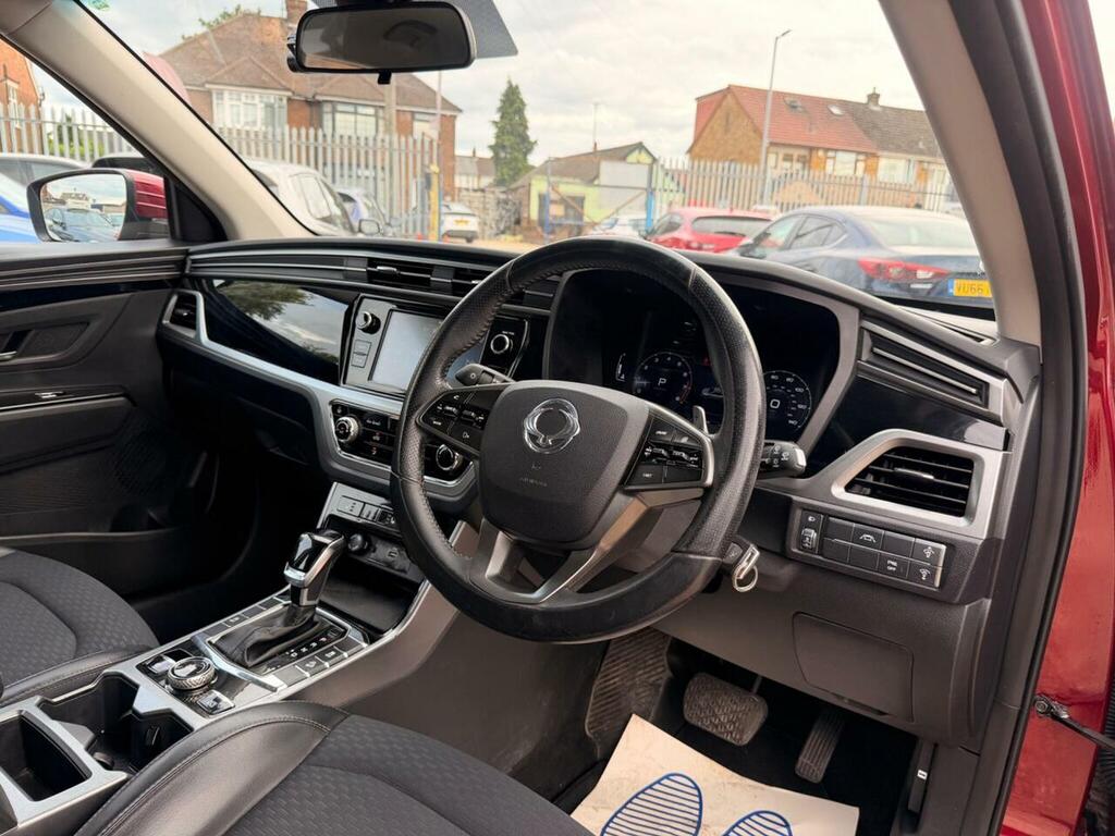 SsangYong Korando Korando Ventura E-motion White #28