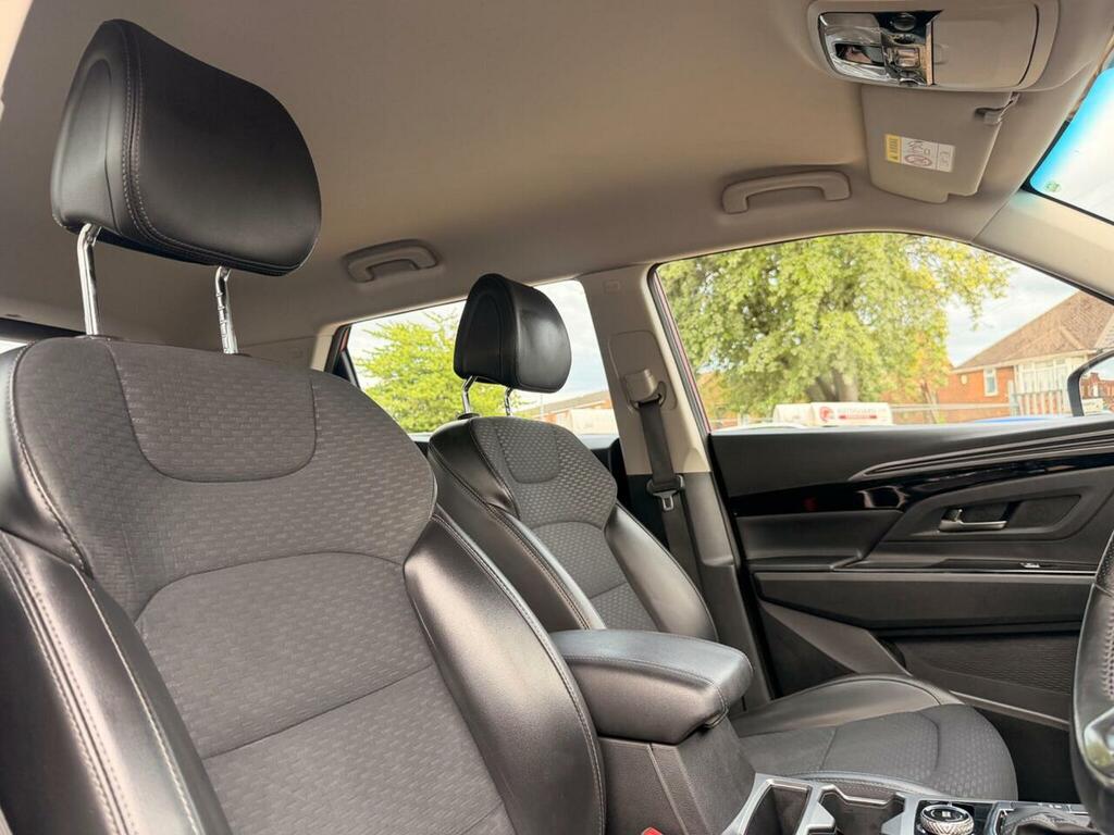 SsangYong Korando Korando Ventura E-motion White #27