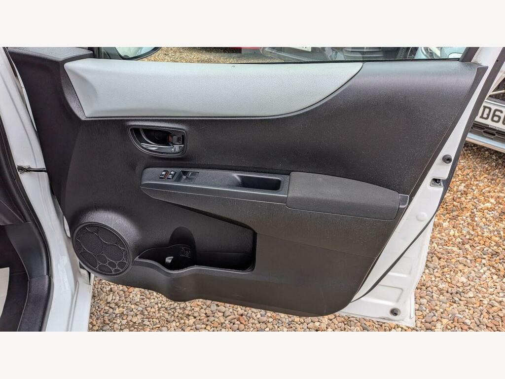Toyota Yaris Hatchback Black #35