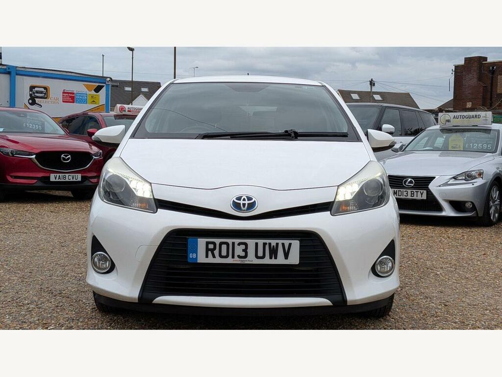 Toyota Yaris Hatchback Black #5