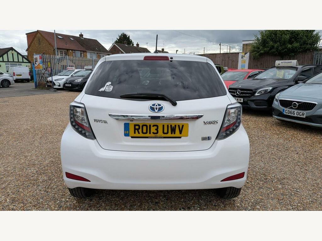 Toyota Yaris Hatchback Black #10
