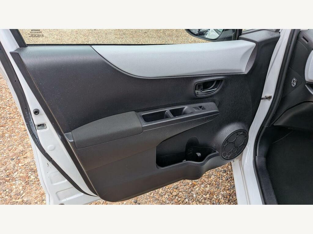 Toyota Yaris Hatchback Black #43