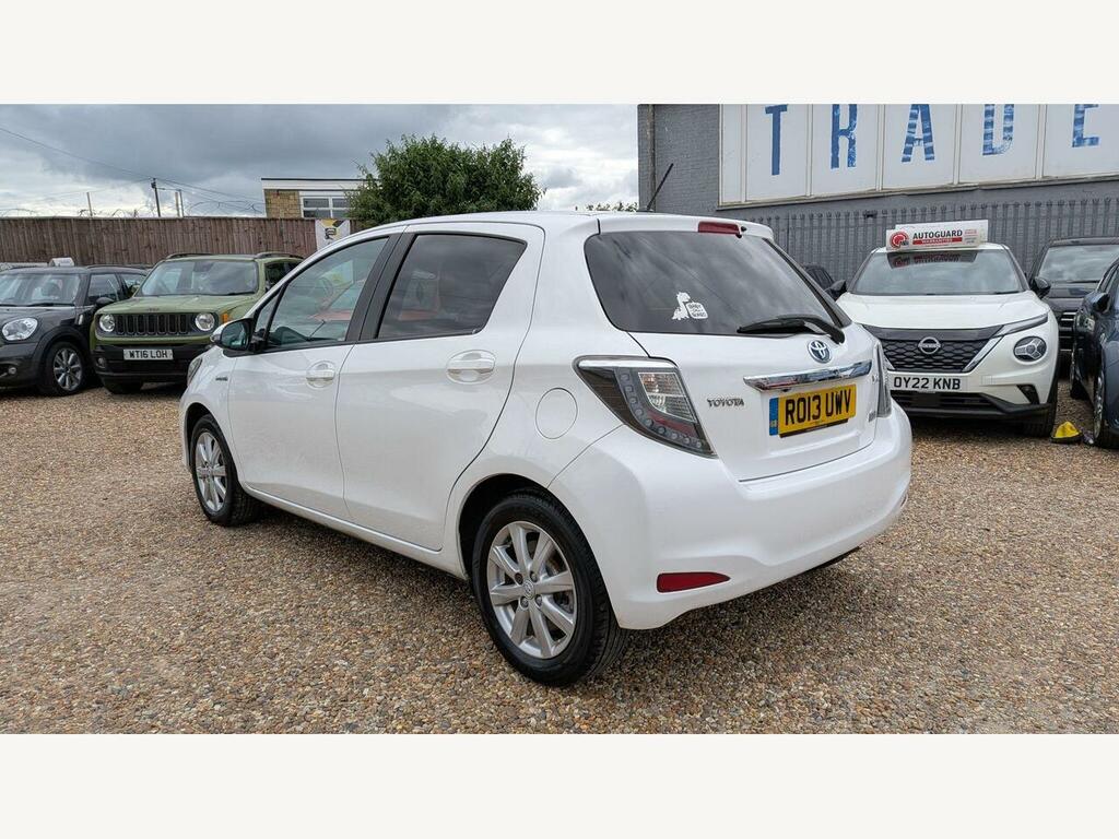Toyota Yaris Hatchback Black #6