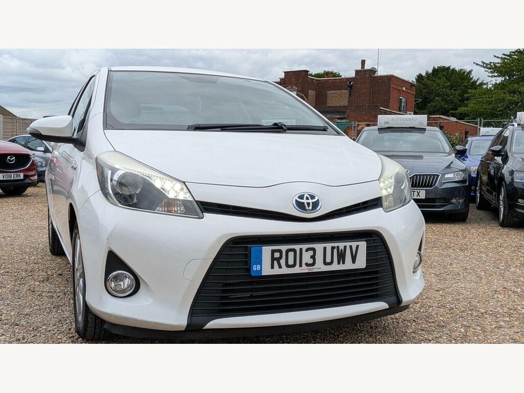 Toyota Yaris Hatchback Black #19