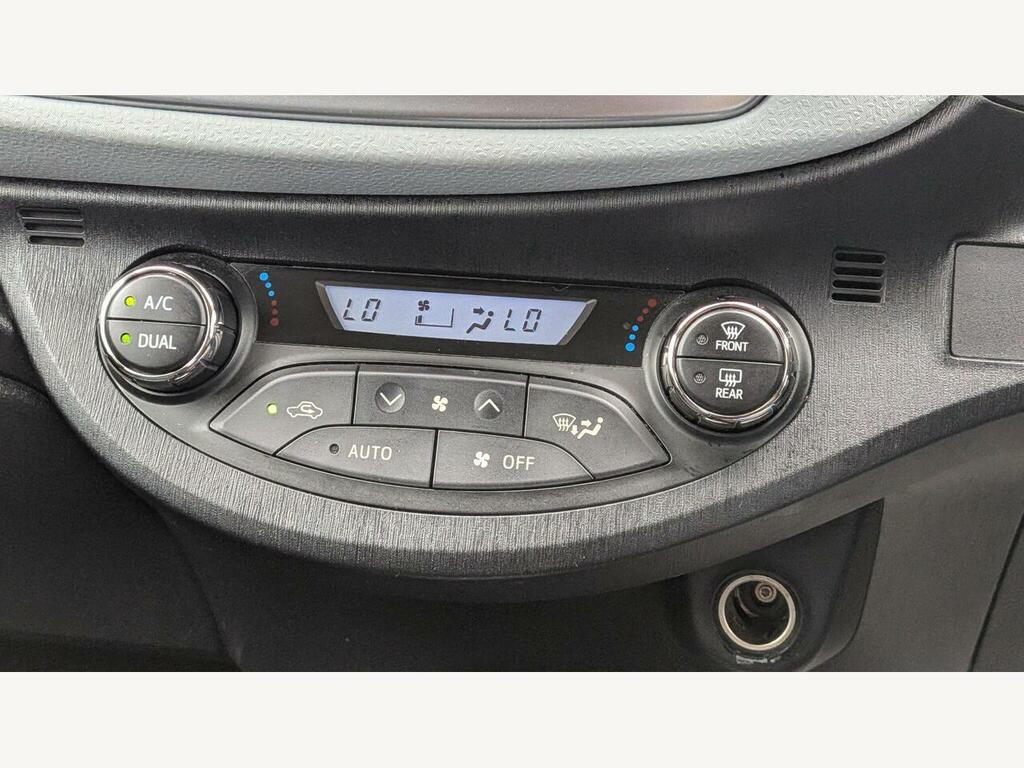 Toyota Yaris Hatchback Black #39