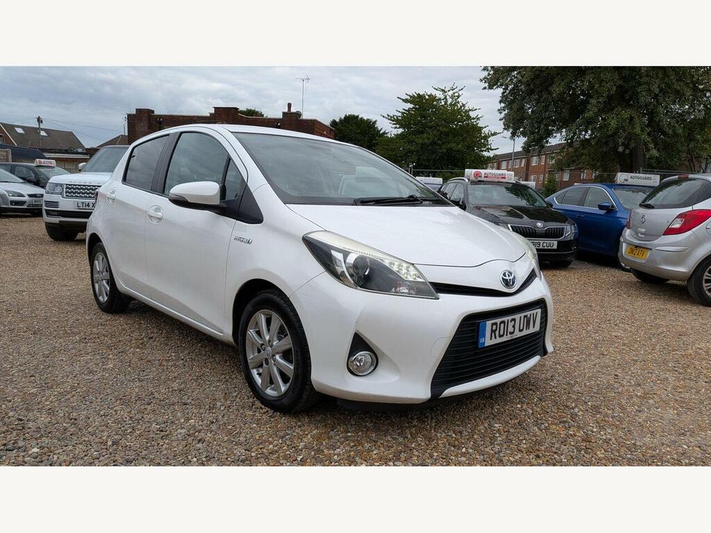 Toyota Yaris Hatchback Black #15