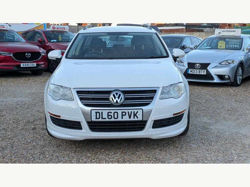 Volkswagen Passat Diesel White #3