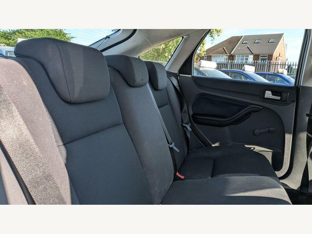 Ford Focus 1.6 LX Silver #17