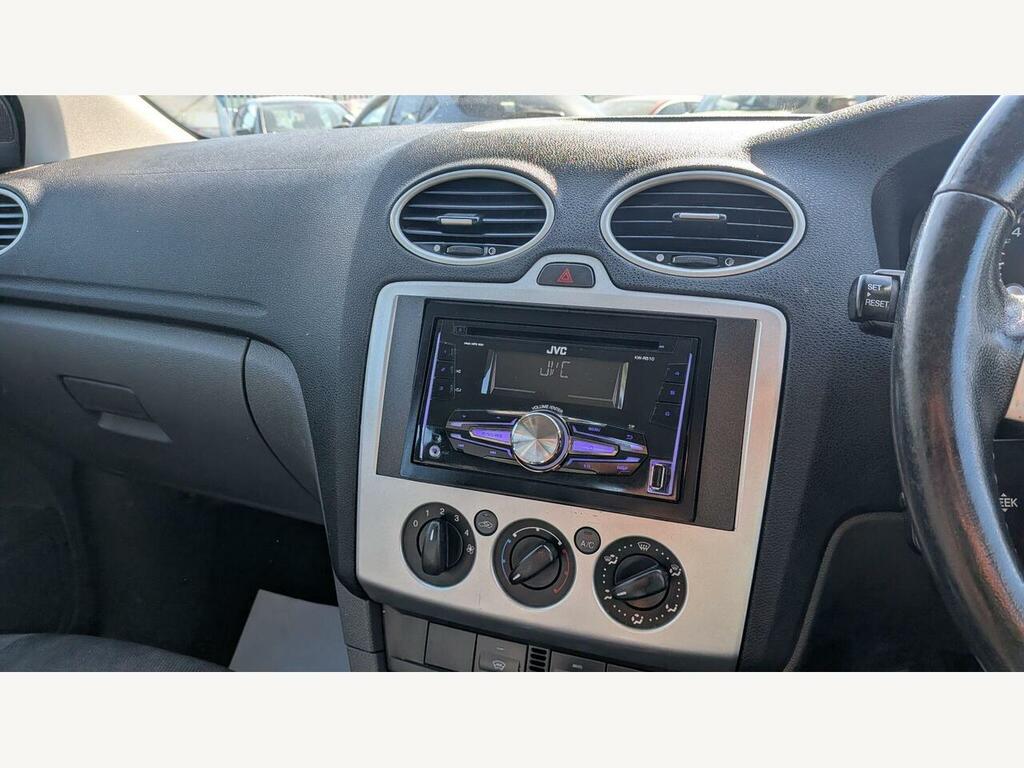 Ford Focus 1.6 LX Silver #21