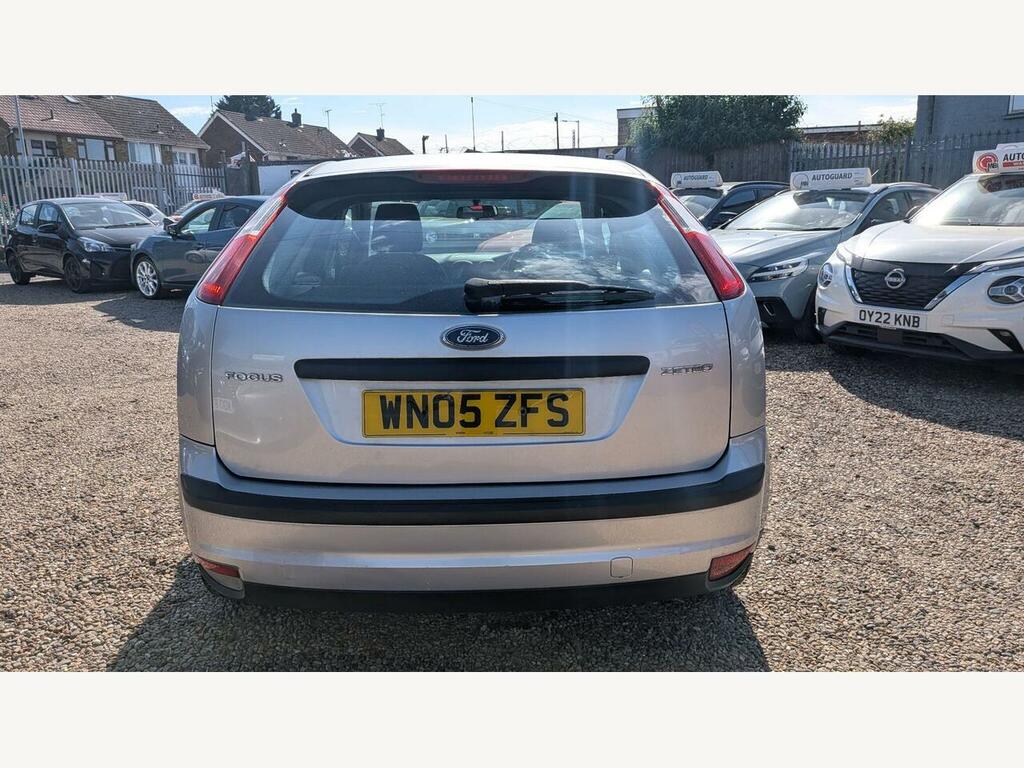 Ford Focus 1.6 LX Silver #8