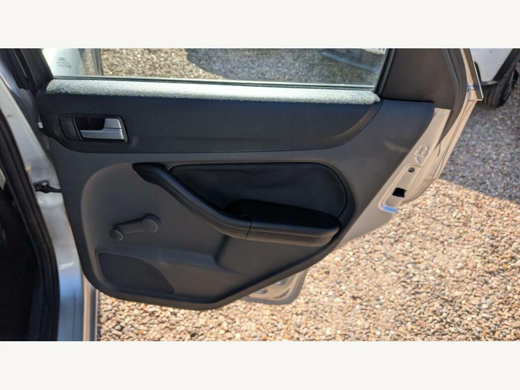 Ford Focus 1.6 LX Silver #13
