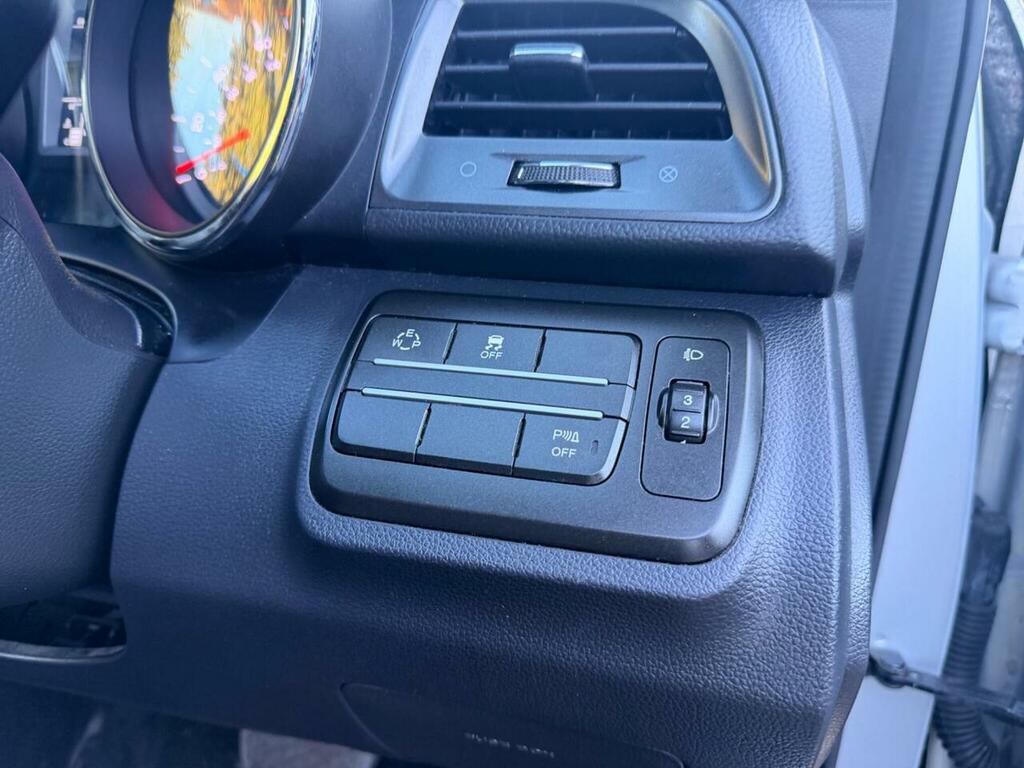 SsangYong Tivoli XLV Ultimate White #30