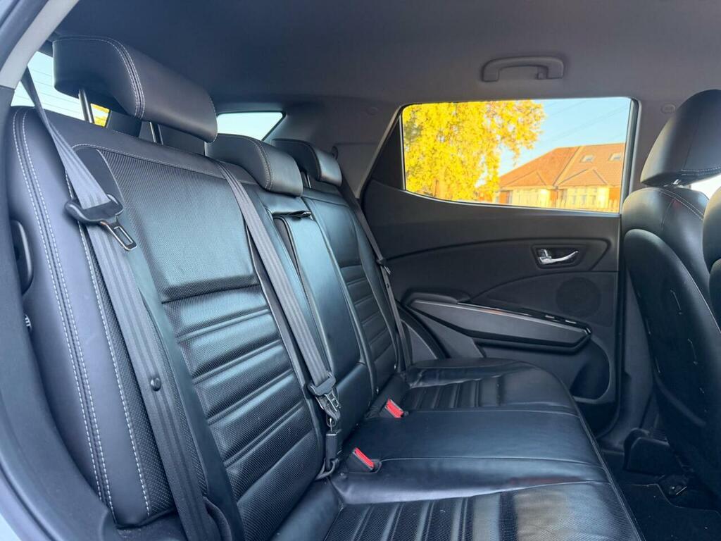 SsangYong Tivoli XLV Ultimate White #24