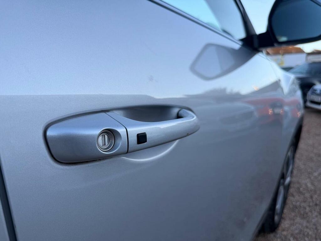 SsangYong Tivoli XLV Ultimate White #23