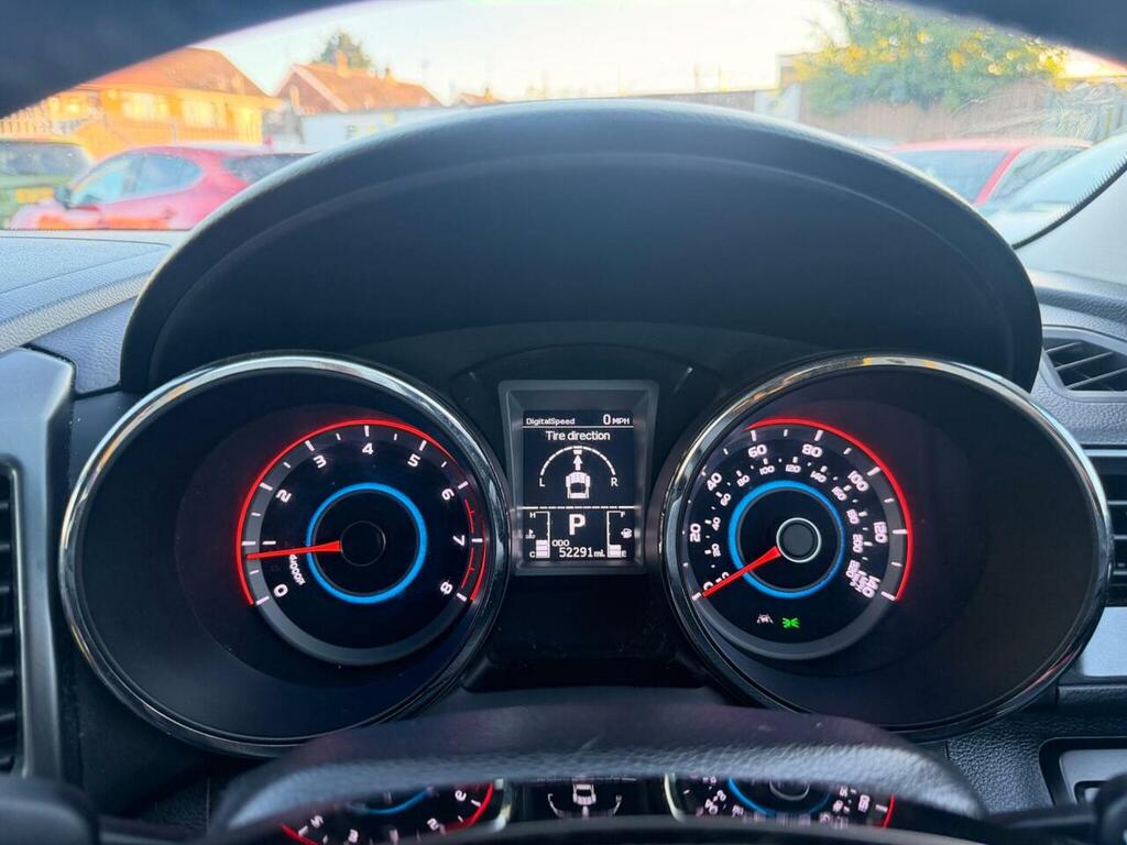 SsangYong Tivoli XLV Ultimate White #35