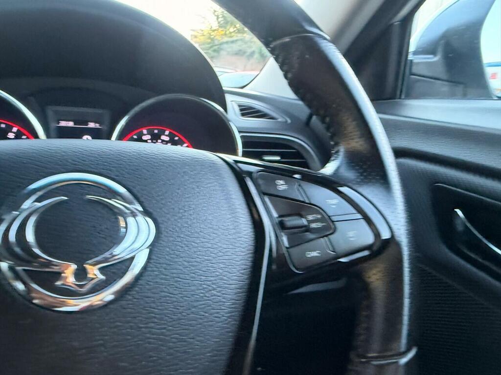 SsangYong Tivoli XLV Ultimate White #34