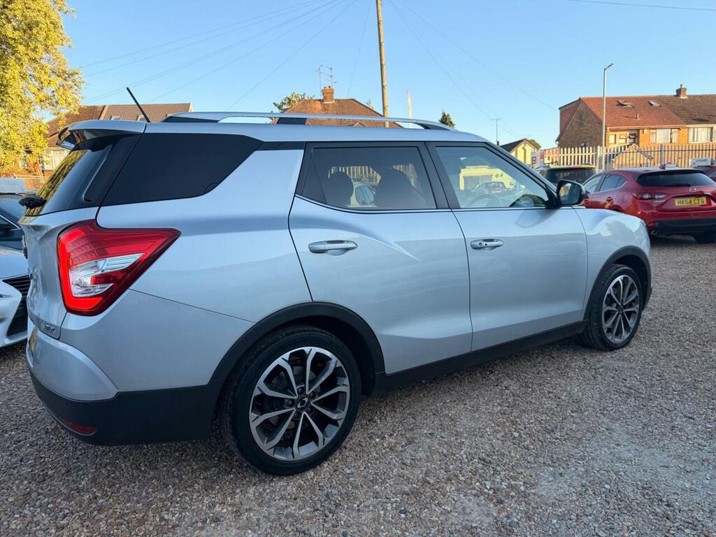 SsangYong Tivoli XLV Ultimate White #15