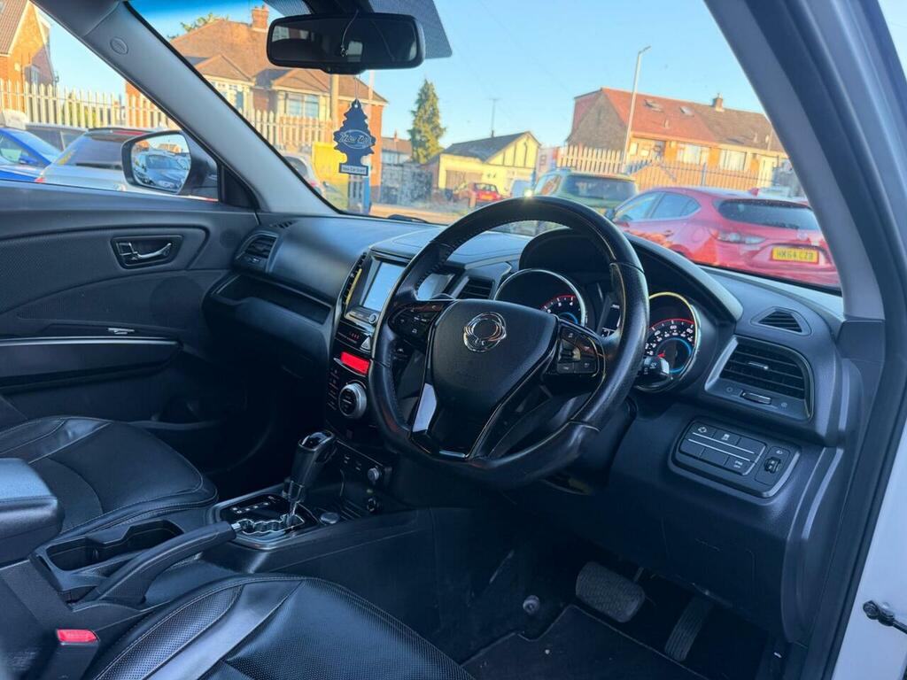 SsangYong Tivoli XLV Ultimate White #26