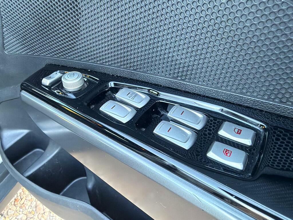 SsangYong Tivoli XLV Ultimate White #27