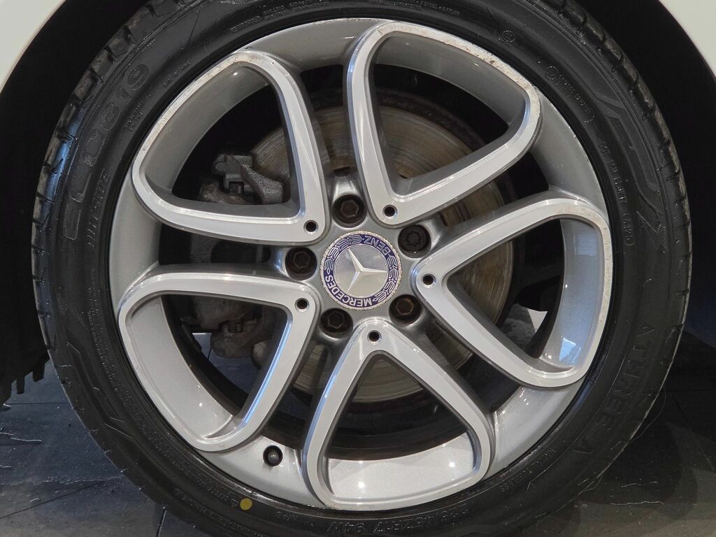 Mercedes-Benz A Class A180 Blueefficiency Sport Hatchback FV13KFP White #3