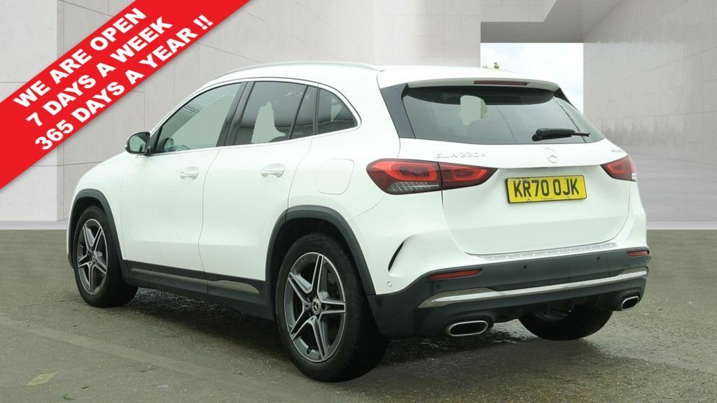 Mercedes-Benz GLA Class Gla220d Amg Line Premium White #2