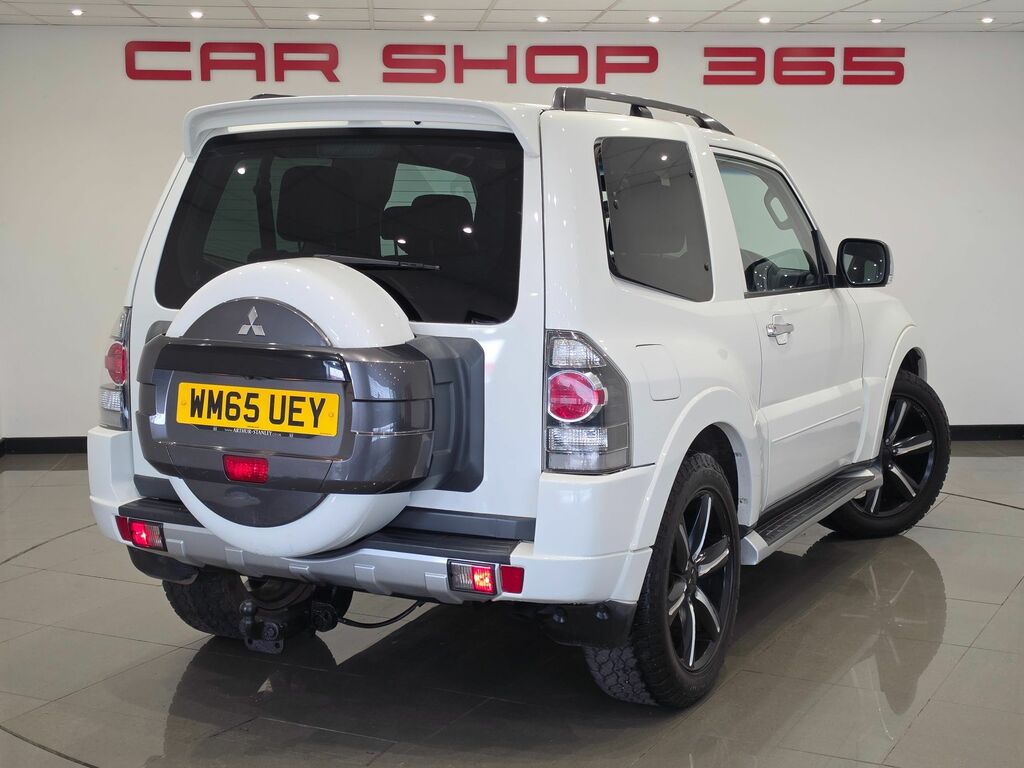 Mitsubishi Shogun Di-dc Barbarian Suv White #6