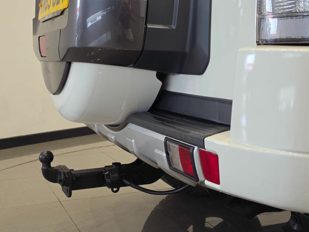 Mitsubishi Shogun Di-dc Barbarian Suv White #4
