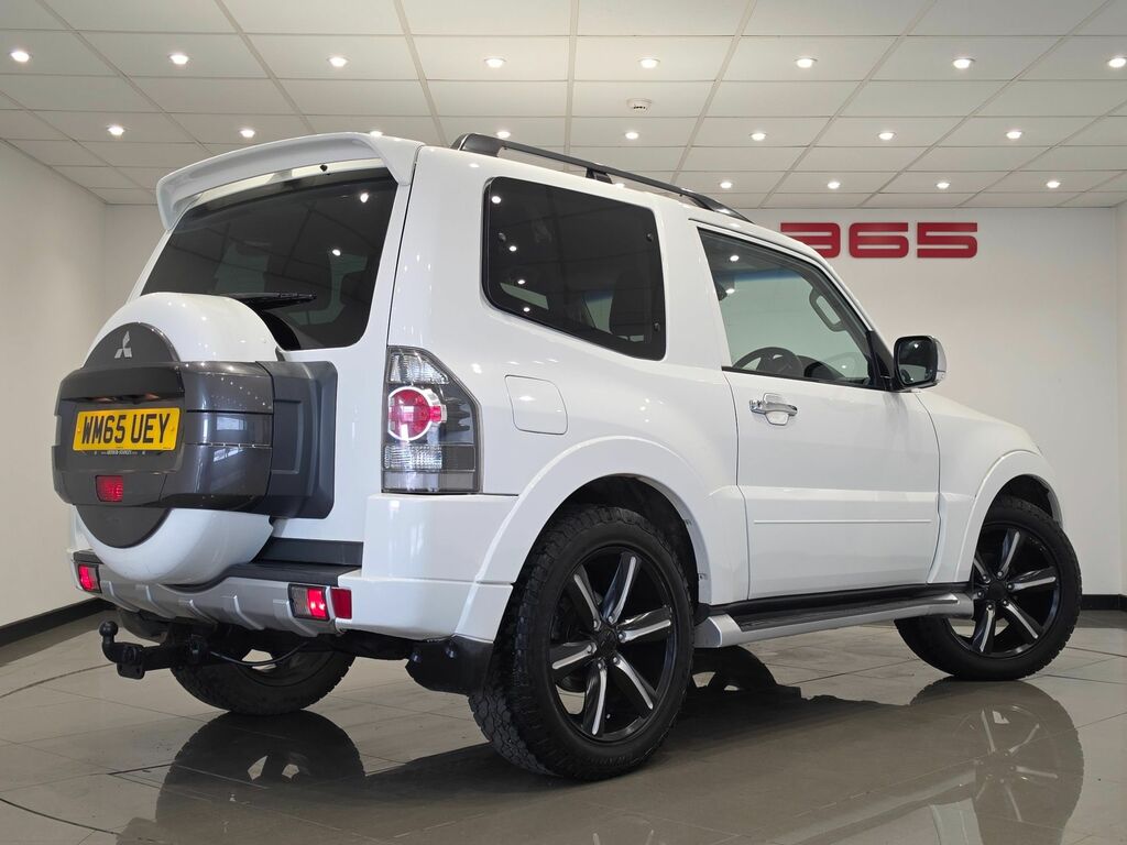 Mitsubishi Shogun Di-dc Barbarian Suv White #5