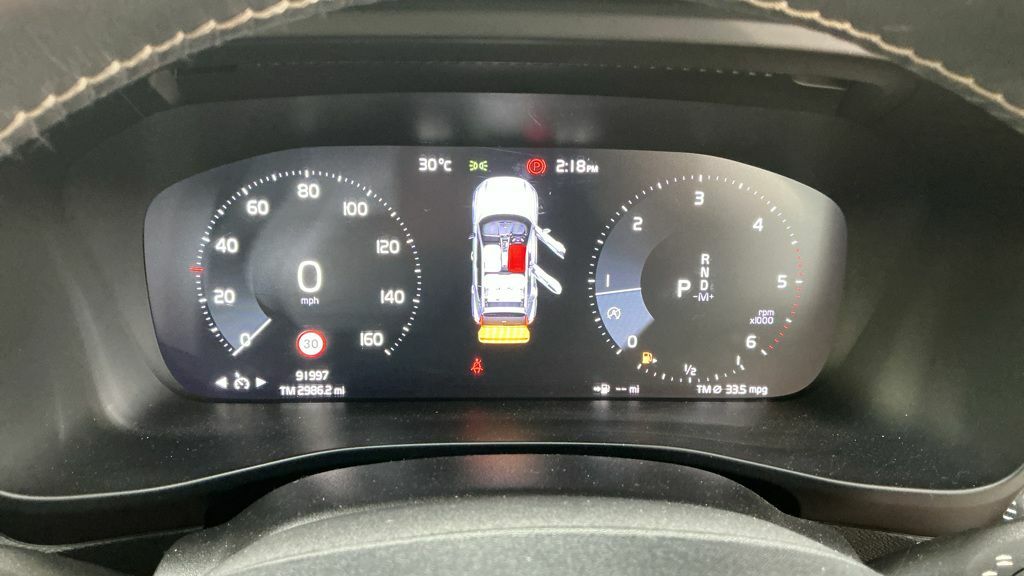 Volvo XC40 D4 R-design Suv White #6